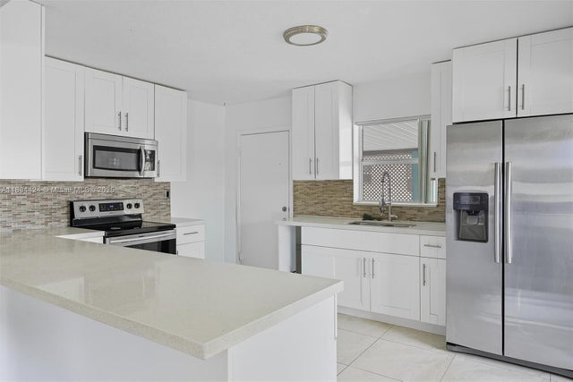 3 of 29 - 510 N 56th Ave, Hollywood, FL