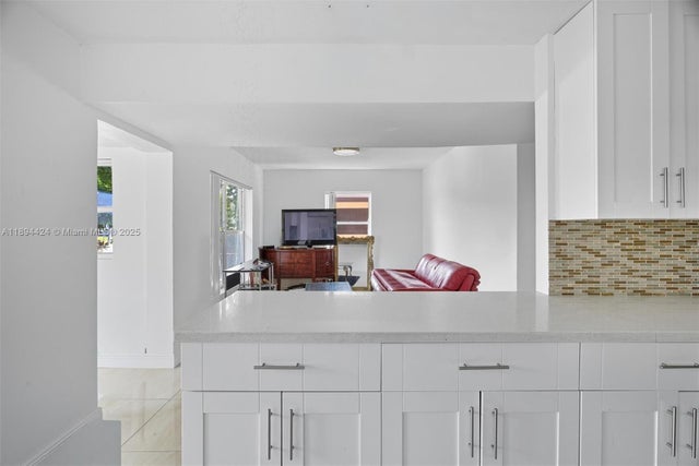 5 of 29 - 510 N 56th Ave, Hollywood, FL