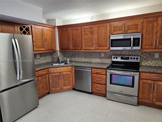 1 of 12 - 10142 Sw 77th Ct 10142, Miami, FL
