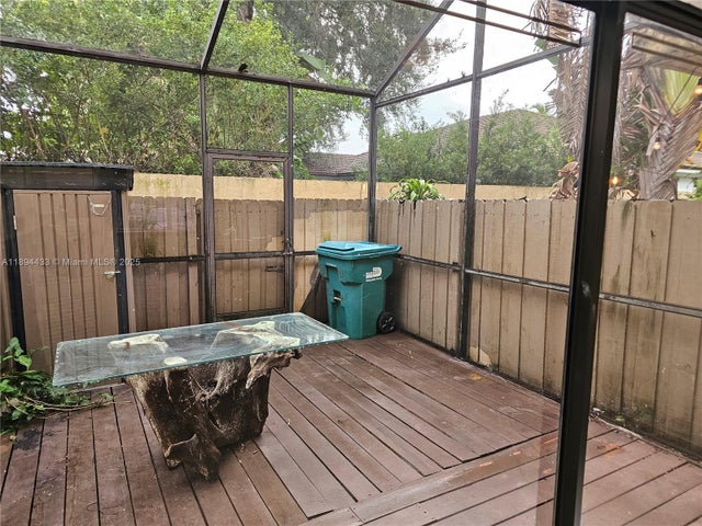5 of 12 - 10142 Sw 77th Ct 10142, Miami, FL