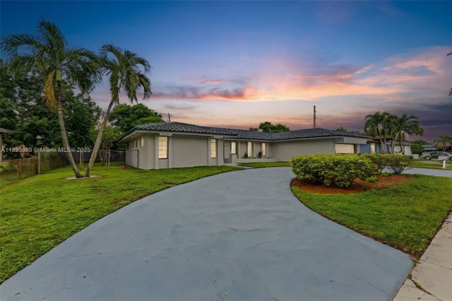 1 of 48 - 5526 Plunkett St, Hollywood, FL
