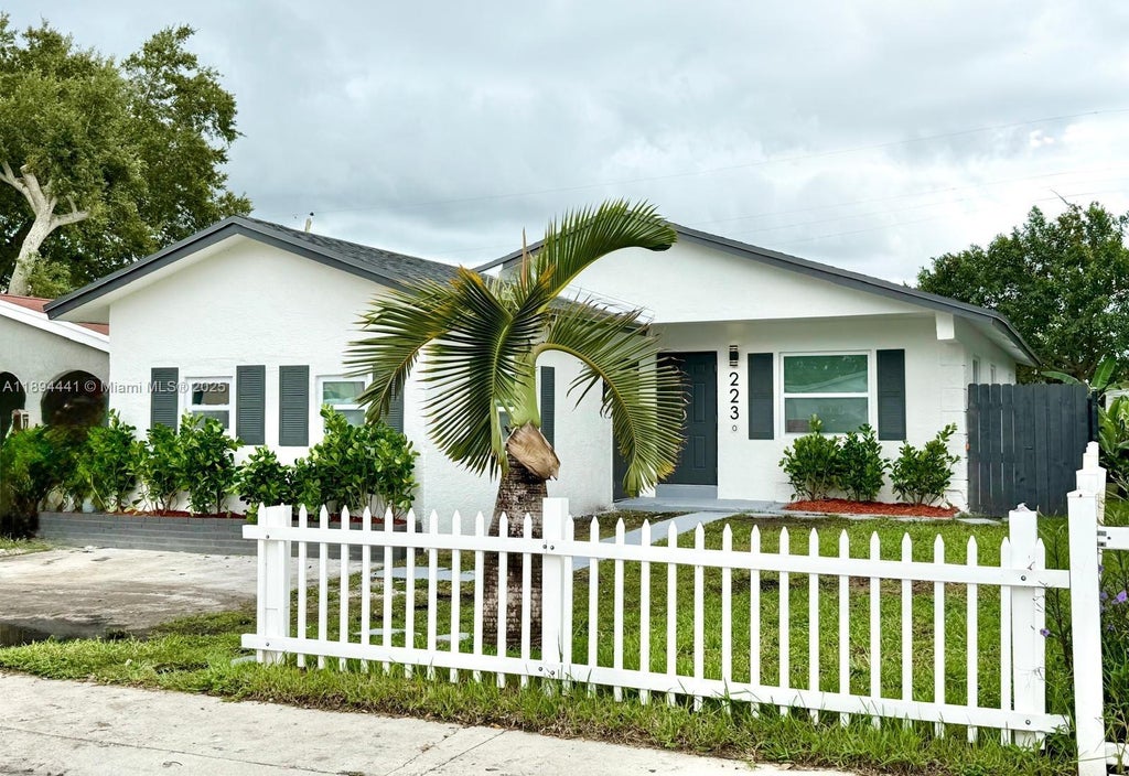 2230 Farragut St, Hollywood