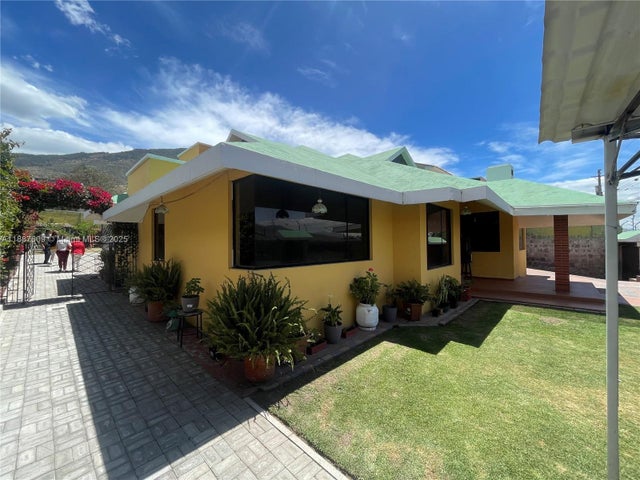 1 of 71 - Oe2j Padre Edgar Perez S1-134 Casa L (ecuador), Quito, 
