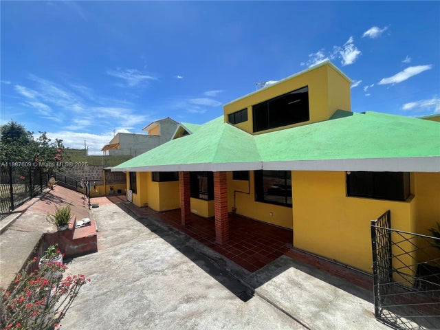 5 of 71 - Oe2j Padre Edgar Perez S1-134 Casa L (ecuador), Quito, 