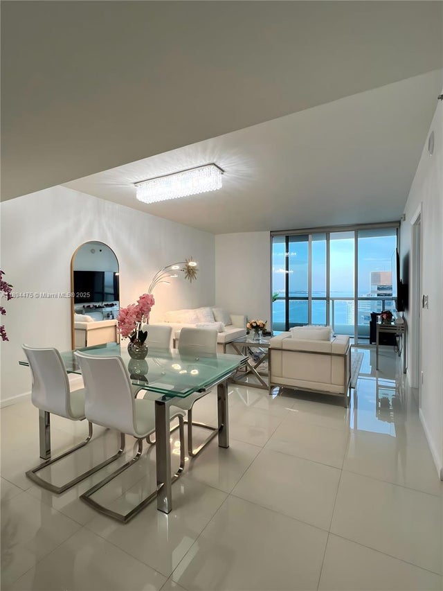 4 of 15 - 485 Brickell Ave 4109, Miami, FL