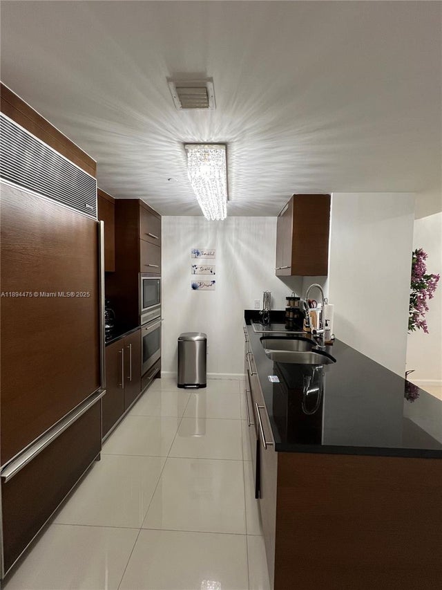 5 of 15 - 485 Brickell Ave 4109, Miami, FL