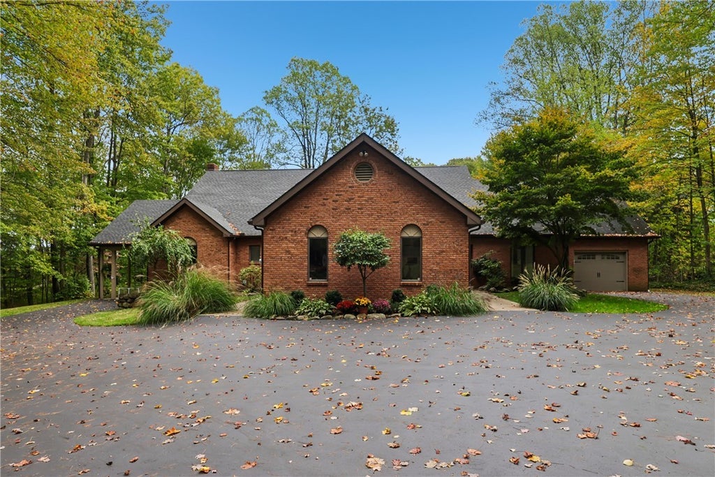 3394 Mercer Road, Neshannock