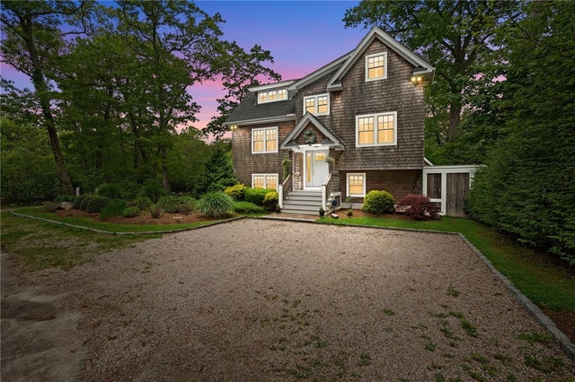 177 Indian Trl S, South Kingstown