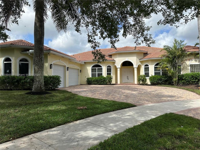 1 of 22 - 2273 Phoenix Ave, Davie, FL