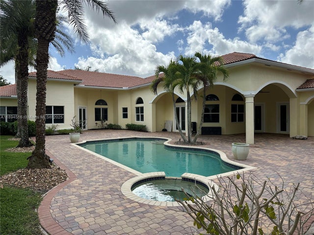 2 of 22 - 2273 Phoenix Ave, Davie, FL