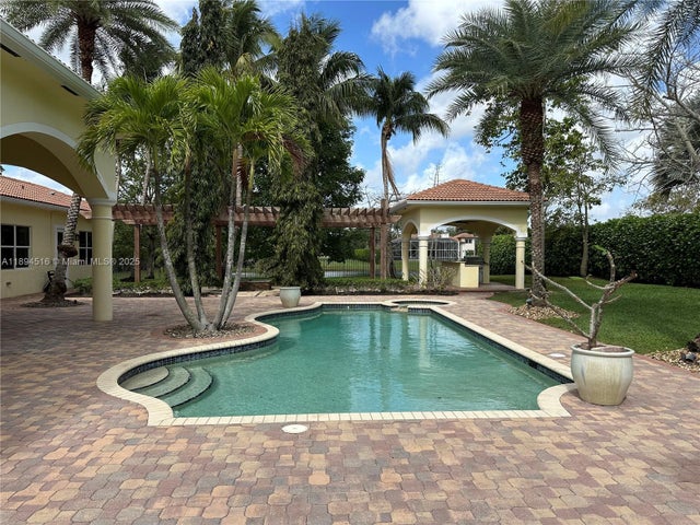 3 of 22 - 2273 Phoenix Ave, Davie, FL