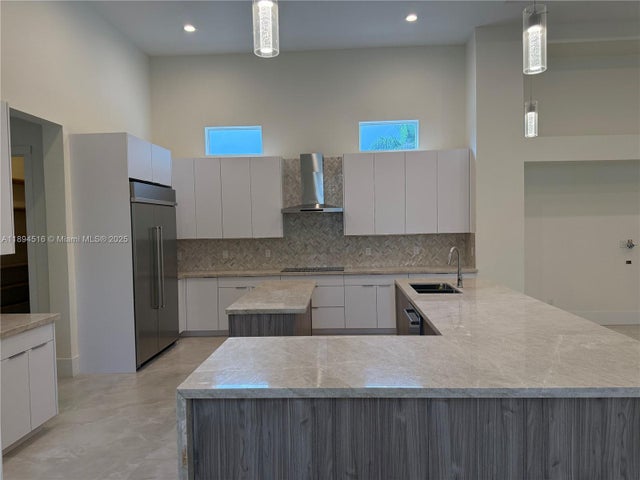 5 of 22 - 2273 Phoenix Ave, Davie, FL