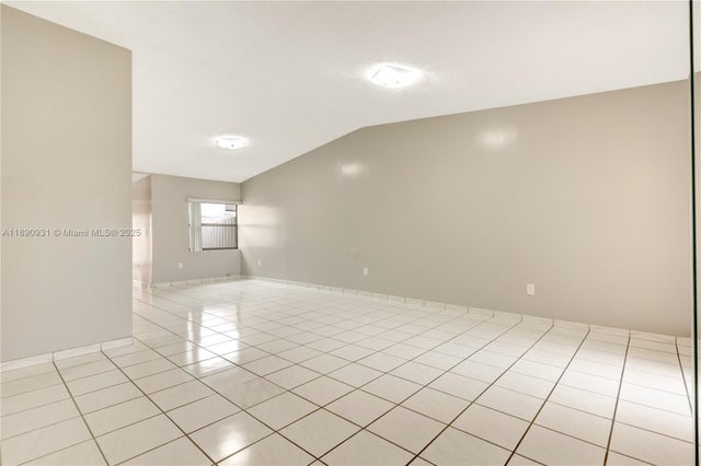 4 of 47 - 1620 Sw 124th Pl, Miami, FL