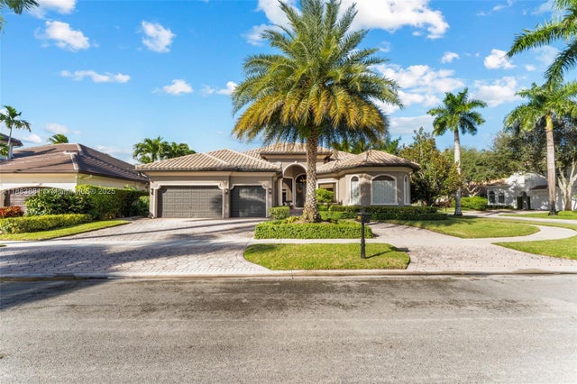 1 of 44 - 10775 Blue Palm St, Plantation, FL