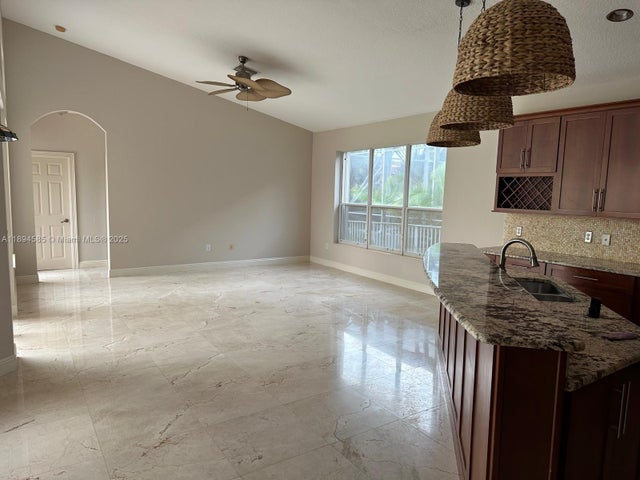 5 of 85 - 18580 Sw 44th St, Miramar, FL