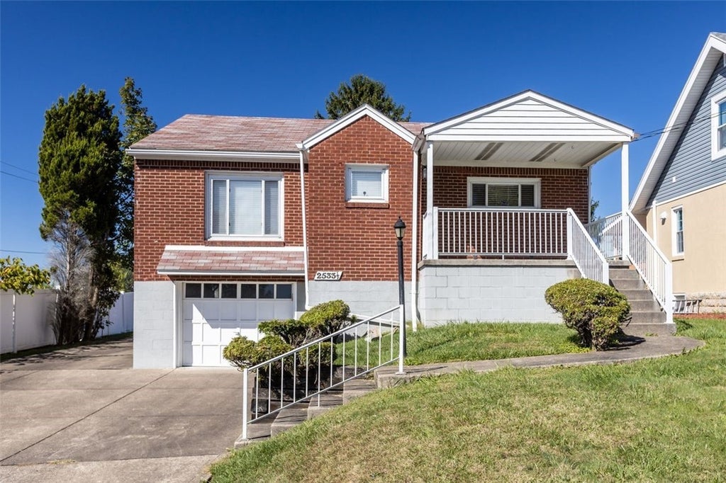 2533 Monroeville Boulevard, Monroeville