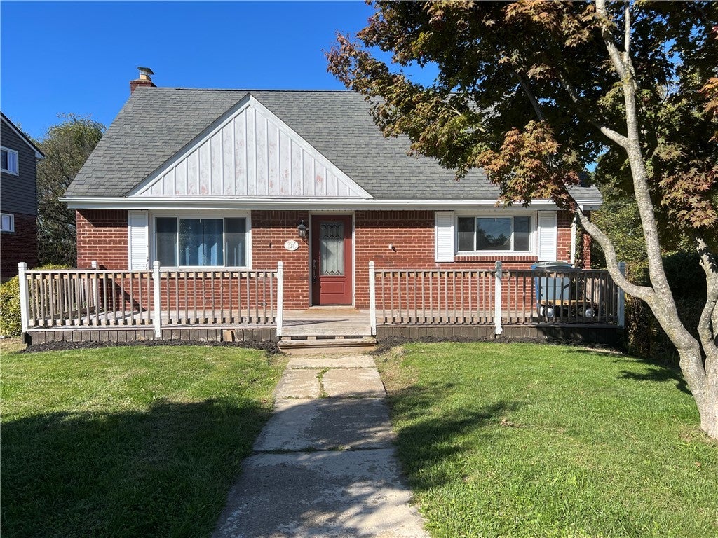 515 Crescent Boulevard Extension, Moon/Crescent