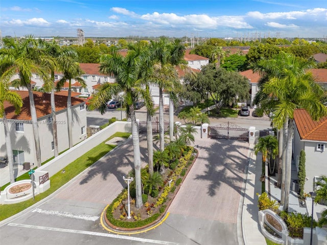 3 of 40 - 12661 Sw 143rd Ln 12661, Miami, FL