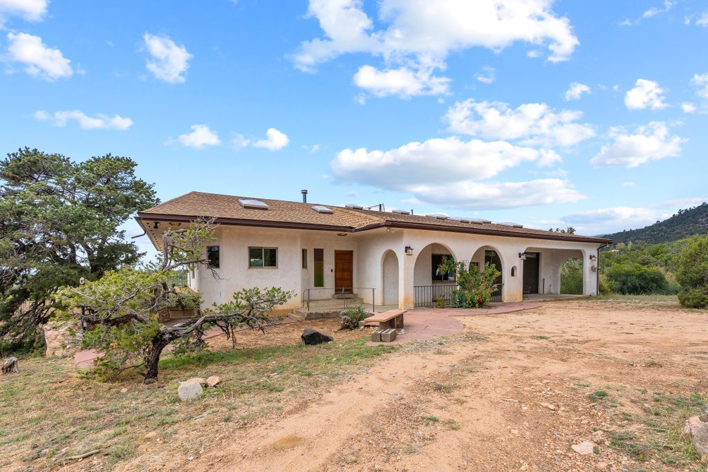7 Stacy Road, Santa Fe