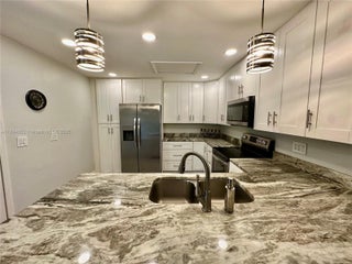 Photo of Listing #A11894663