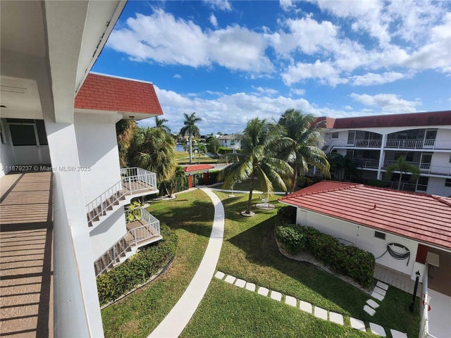 2 of 12 - 580 Egret Dr 322, Hallandale Beach, FL