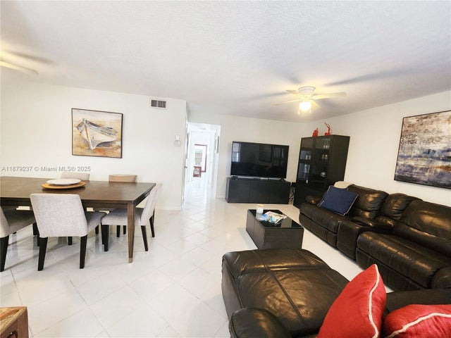 5 of 12 - 580 Egret Dr 322, Hallandale Beach, FL