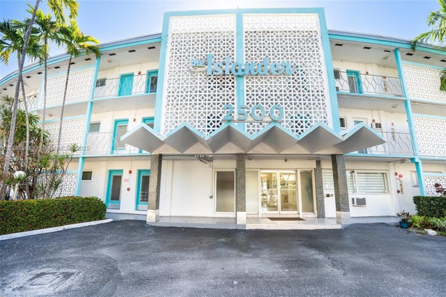 3 of 24 - 2500 Diana Dr 306, Hallandale Beach, FL