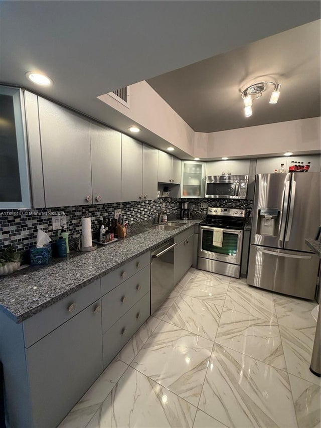 3 of 35 - 300 Bayview Dr 2014, Sunny Isles Beach, FL