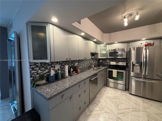 4 of 35 - 300 Bayview Dr 2014, Sunny Isles Beach, FL