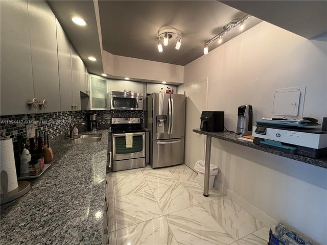 5 of 35 - 300 Bayview Dr 2014, Sunny Isles Beach, FL