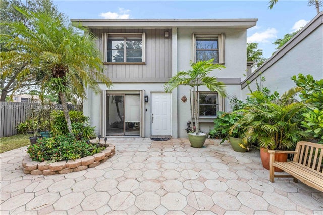 2 of 17 - 10500 Sw 112th Ave, Miami, FL