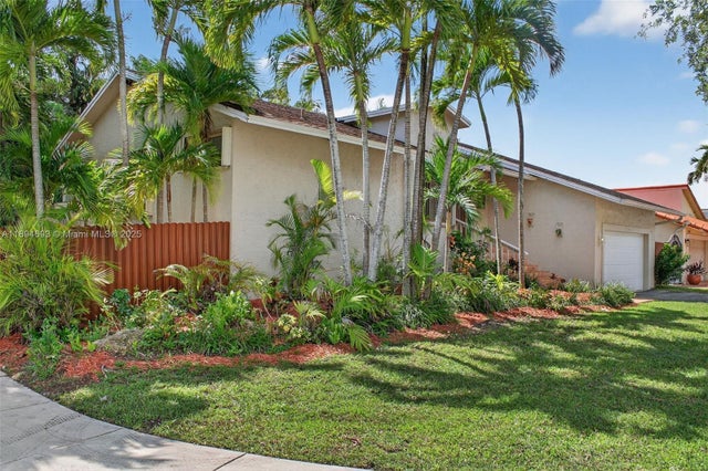 4 of 40 - 13830 Sw 108th St, Miami, FL