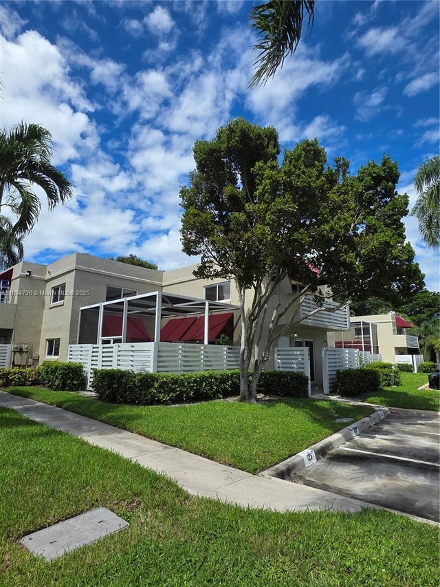 1 of 30 - 563 Nw 98th Ave, Plantation, FL