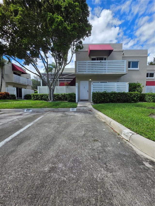 2 of 30 - 563 Nw 98th Ave, Plantation, FL