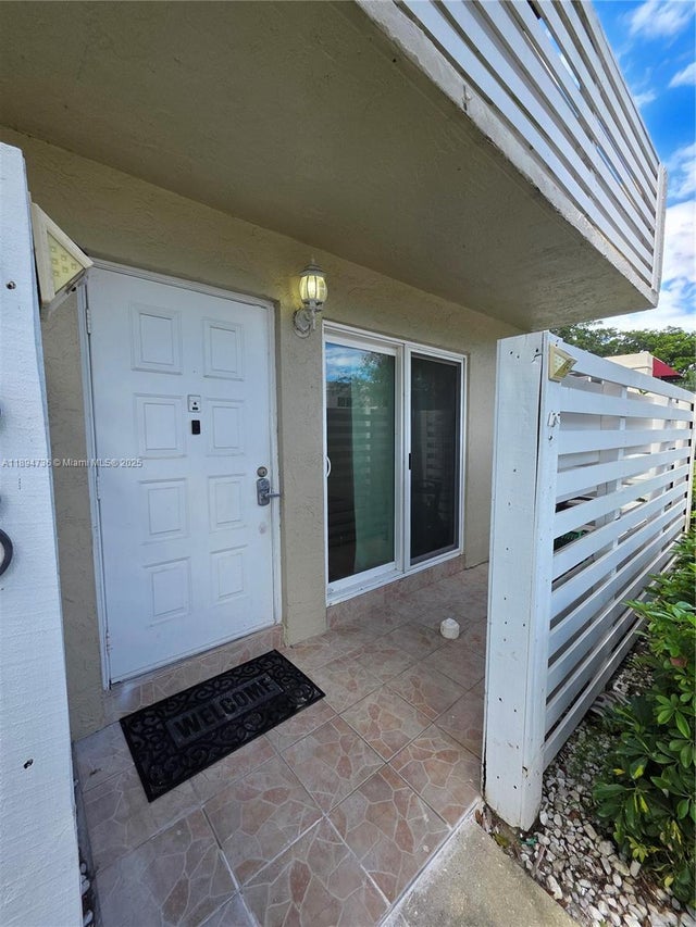 3 of 30 - 563 Nw 98th Ave, Plantation, FL