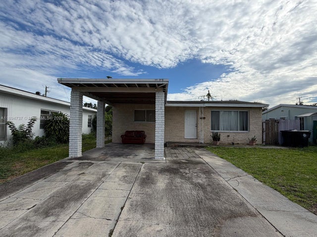 2 of 36 - 1715 Sunset Ave, Lake Worth, FL