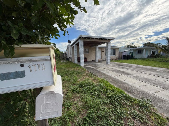 3 of 36 - 1715 Sunset Ave, Lake Worth, FL