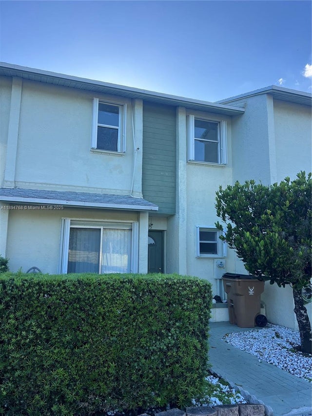 2 of 20 - 775 Crystal Lake Dr, Deerfield Beach, FL