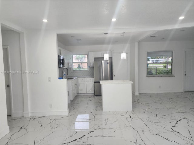 4 of 14 - 418 Nw 8th Ave, Boynton Beach, FL