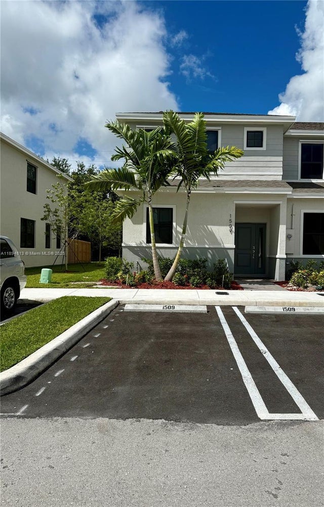 1 of 12 - 1509 Ne 3rd Ave, Florida City, FL