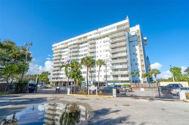 2 of 41 - 13155 Ixora Ct 804, North Miami, FL