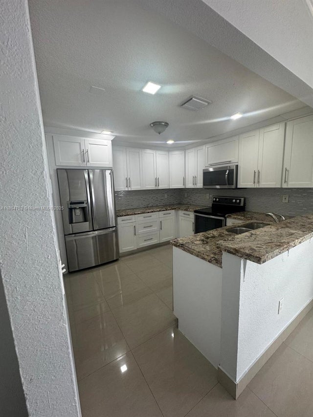4 of 19 - 14213 Sw 152nd Ter, Miami, FL