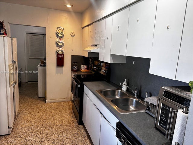 5 of 12 - 10610 Sw 204th Ter, Cutler Bay, FL