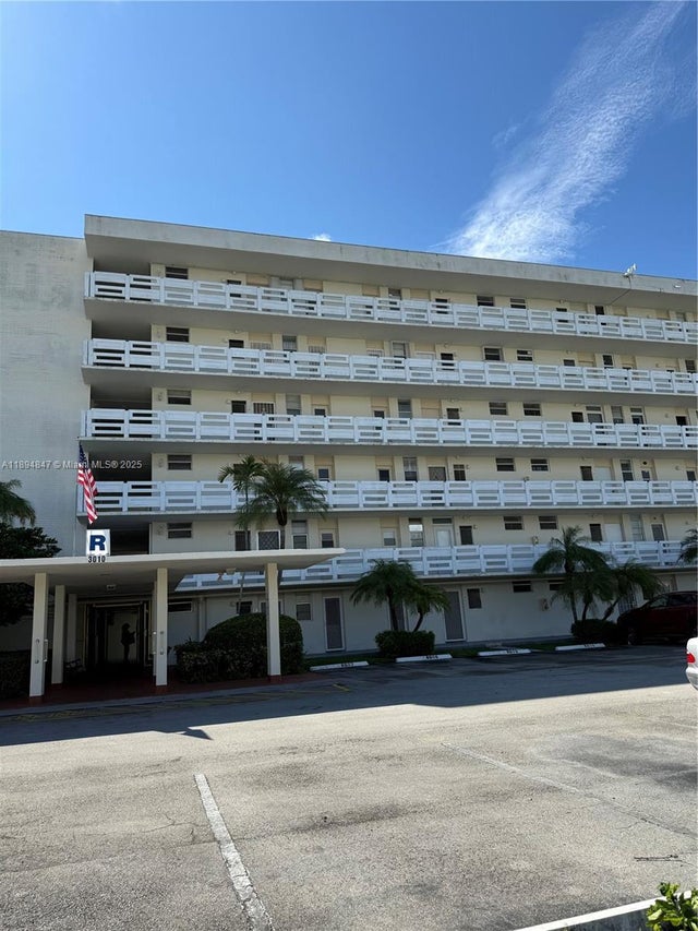 1 of 5 - 3010 Marcos Dr R310, Aventura, FL