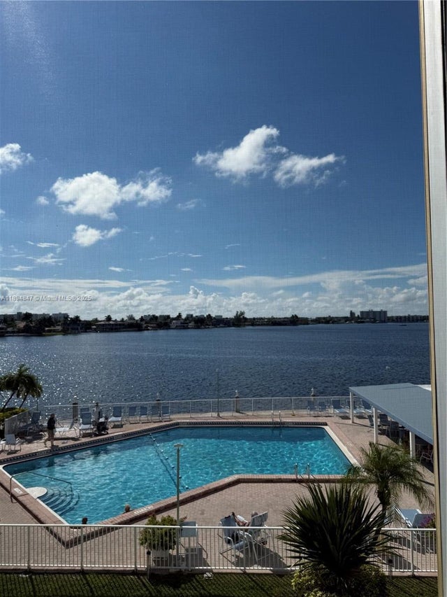 2 of 5 - 3010 Marcos Dr R310, Aventura, FL