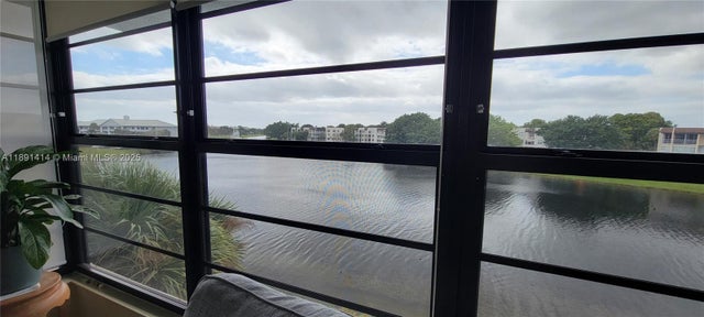 2 of 40 - 1530 Whitehall Dr 405, Davie, FL