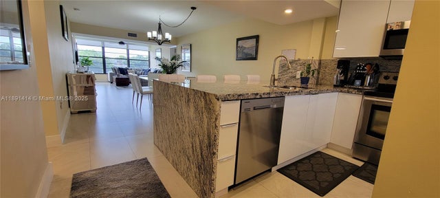 3 of 40 - 1530 Whitehall Dr 405, Davie, FL