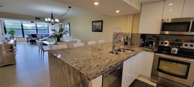 5 of 40 - 1530 Whitehall Dr 405, Davie, FL