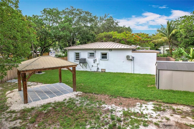 3 of 28 - 1535 Nw 124th St, North Miami, FL