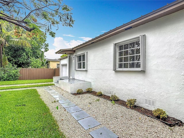 5 of 28 - 1535 Nw 124th St, North Miami, FL